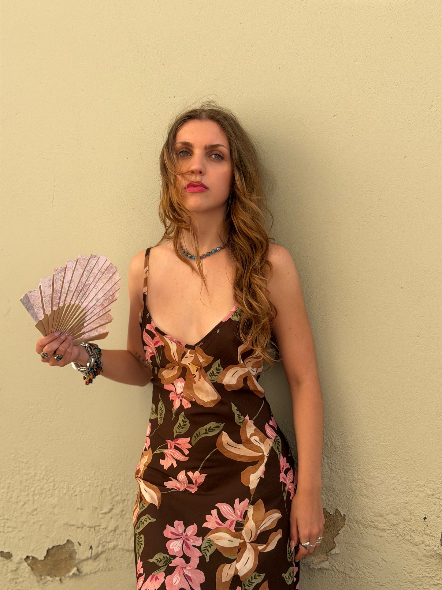 Vestito marrone con stampa fiori