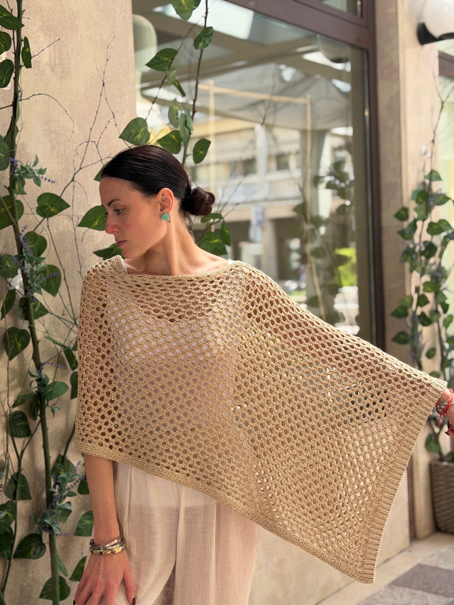 Poncho dorato con lurex
