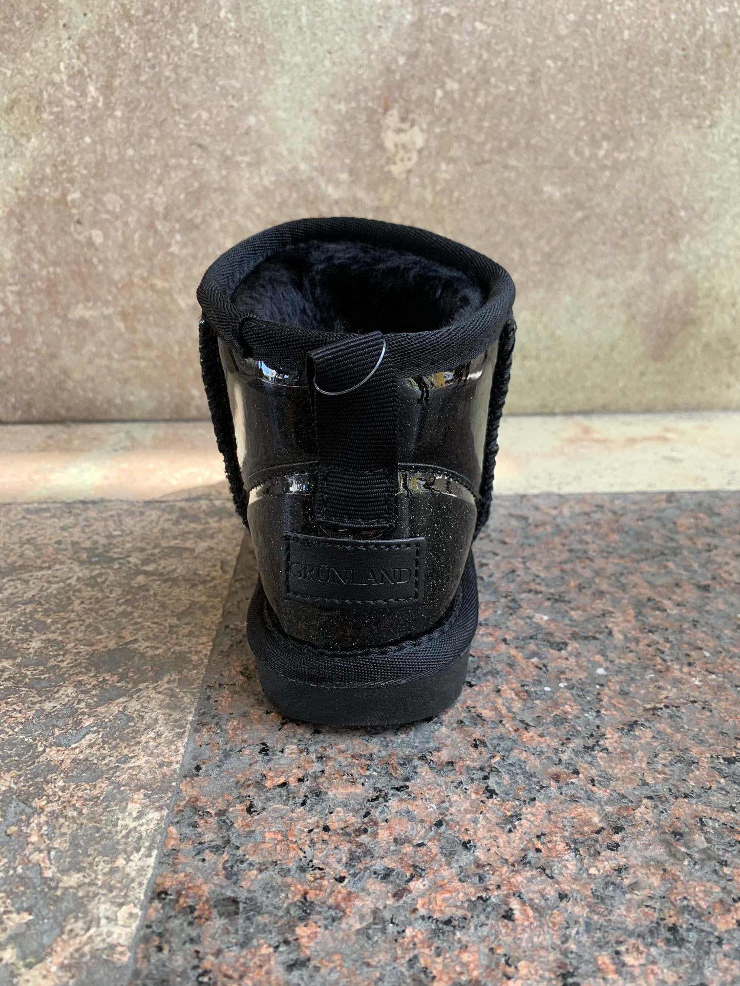 STIVALETTO RINFORZATO CON ECOPELLICCIA INTERNA NERO CON BRILLANTINI