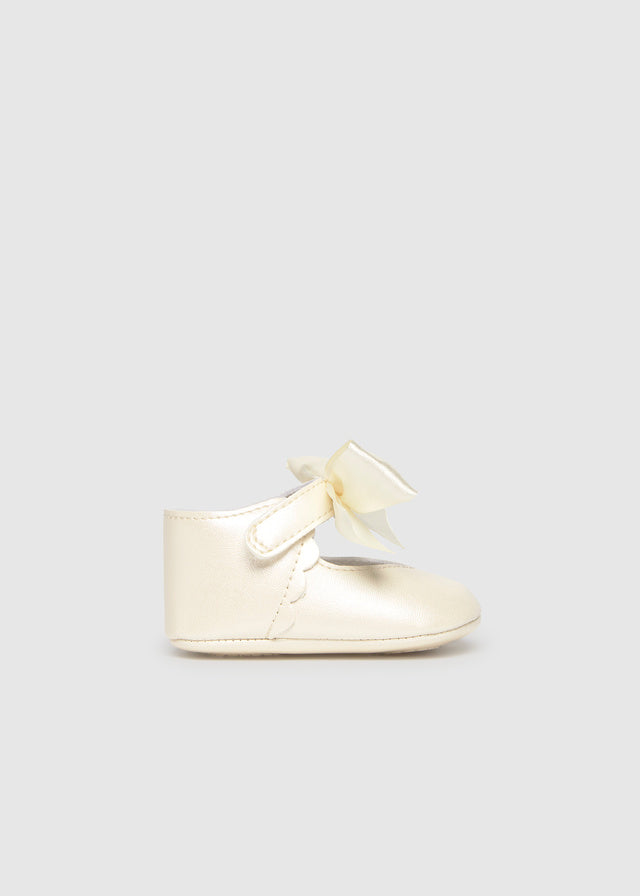 SCARPE CERIMONIA CON FIOCCO DORATO