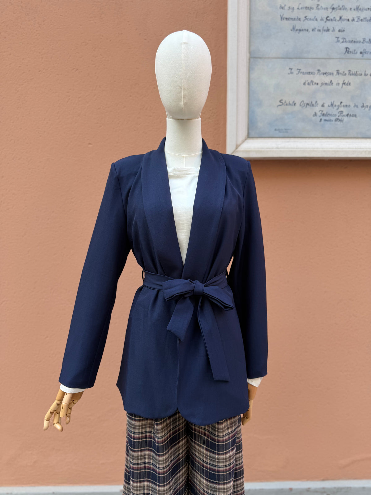 Giacca destrutturata blu con fiocco