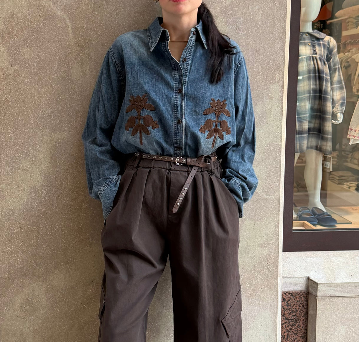 Pantalone marrone cargo con tasche
